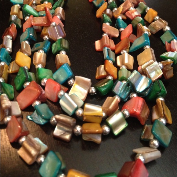 PRICE DROPPED!! Mother of Pearl Jewelry Set - Picture 4 of 4