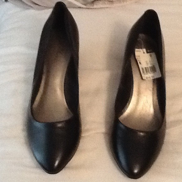 Jaclyn smith classic black heels