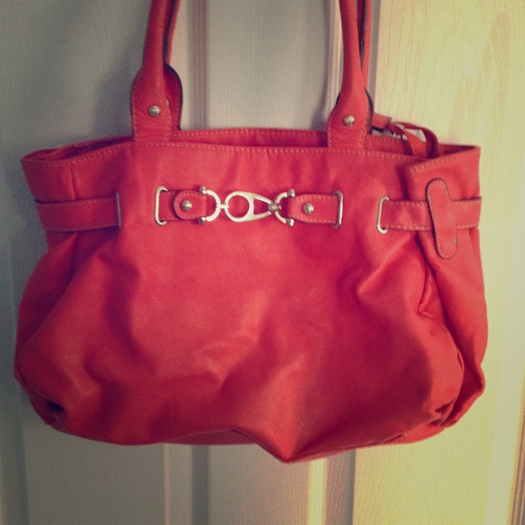 Gently used pastel colored hand bag!