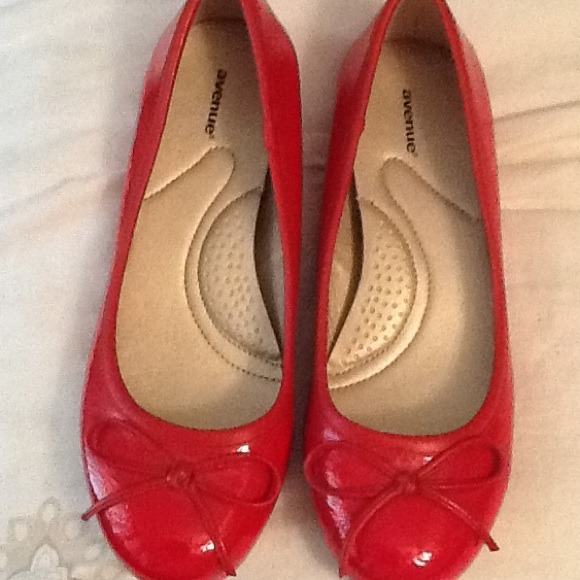 NWOT red patent leather flats