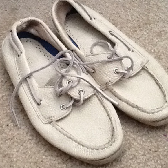Cream sperrys size 9 men's 10.5 women's