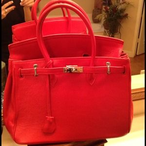 Reserved @hippy89 - RED purse