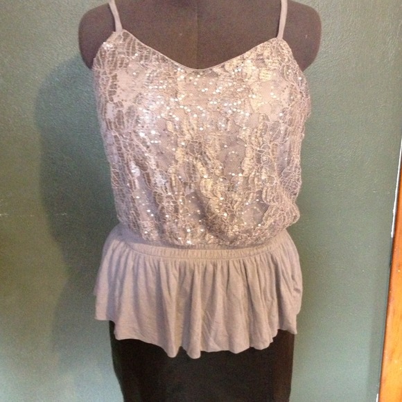 SOLD IN BUNDLE Express grey/ sparkly tank.