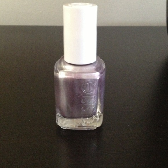 SOLD!! Essie mirror metallic "Nothing else Metals"