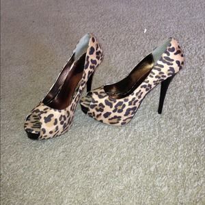 Leopard Printed Peep toe High Heels! 🔥🔥🔥