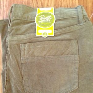 Old Navy corduroys. New with tags. Size 4.