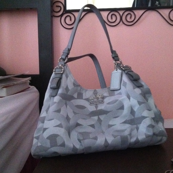 A Coach handbag rarely ever used good condition