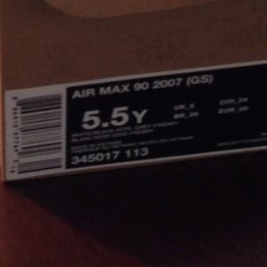🚫SOLD🚫Addition pic of the Nike Air Max 90