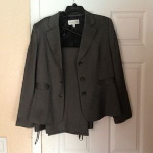 Womens' suits