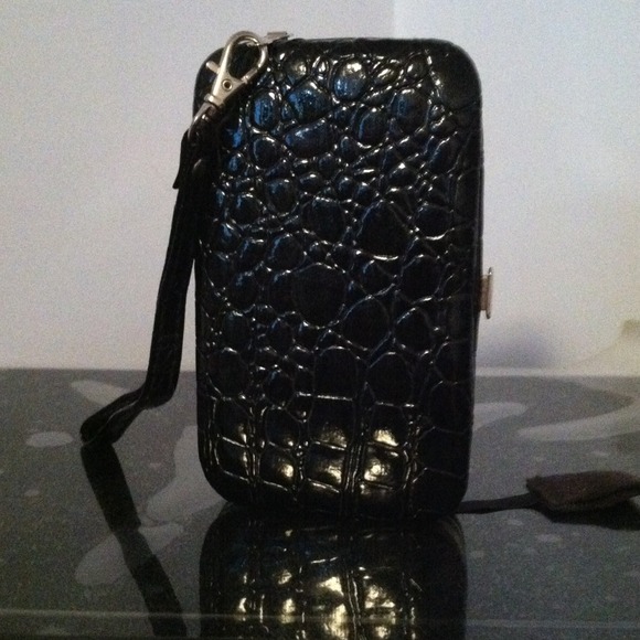 iPhone wristlet - Picture 2 of 3