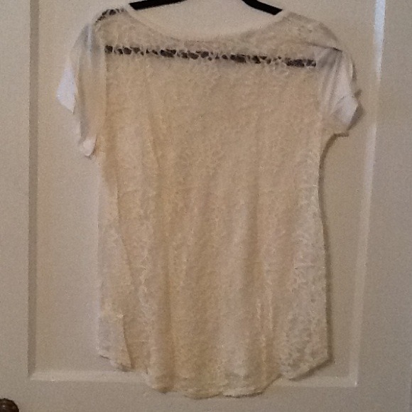 Lace-back white tee - Picture 2 of 2