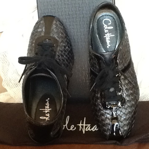 BNWOT Cole Haan Shoes Oxford with Dust Cover!