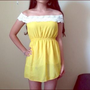 ❌Sold on Vinted❌ Yellow Chiffon blouses with lace