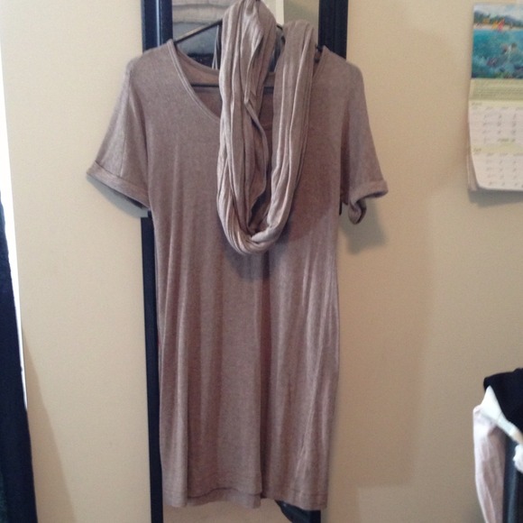 🚫Sold🚫Gap dress! - Picture 2 of 4