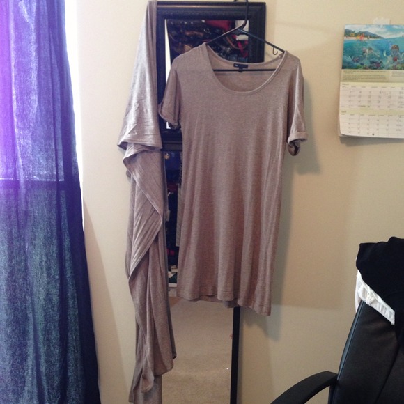 🚫Sold🚫Gap dress! - Picture 3 of 4