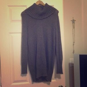 LONG GRAY KNIT SWEATER ✨NEWLY REDUCED✨