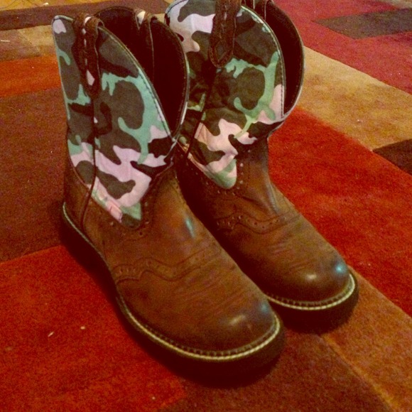 Justin Camo Boots