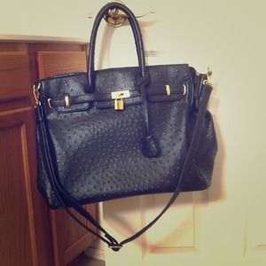 Sold in bundle! ✨Reduced✨Just fab "Law" handbag.