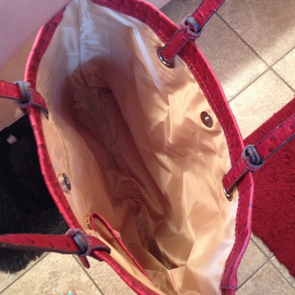 Cute Red tote - Picture 3 of 3