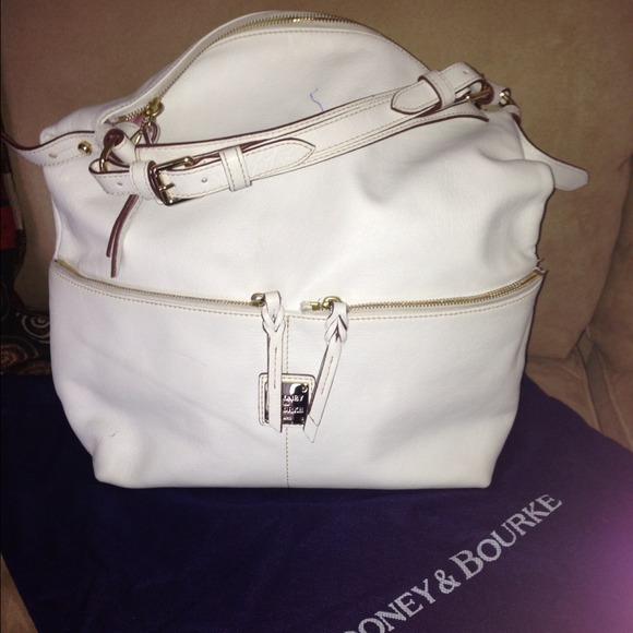 **Like New** White Dooney & Bourke bag