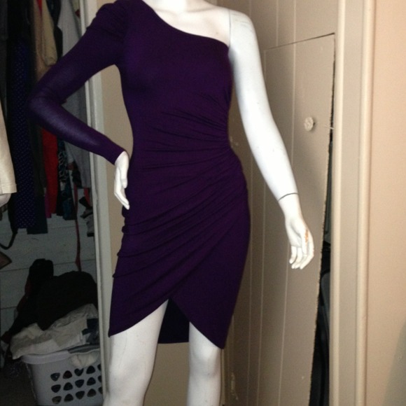 🚫SOLD 🚫Bebe purple one shoulder xxs Kardashian