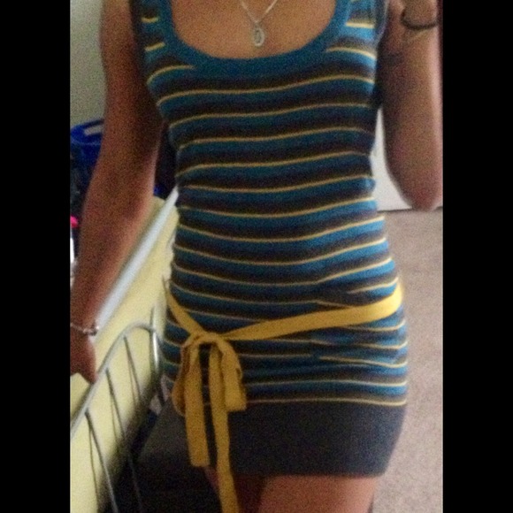 Cute forever 21 short dress with pocket and belt! - Picture 4 of 4