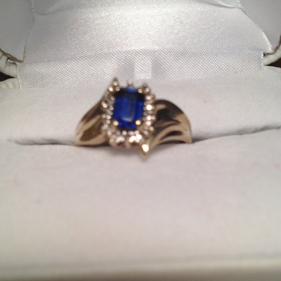 Blue sapphire  and diamond ring