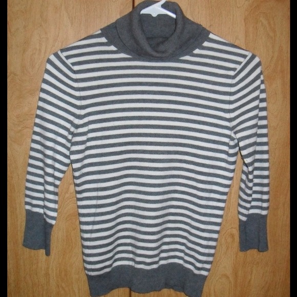 Banana Republic turtleneck sweater