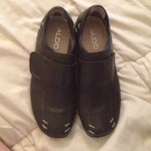 *hold*Black Aldo shoes