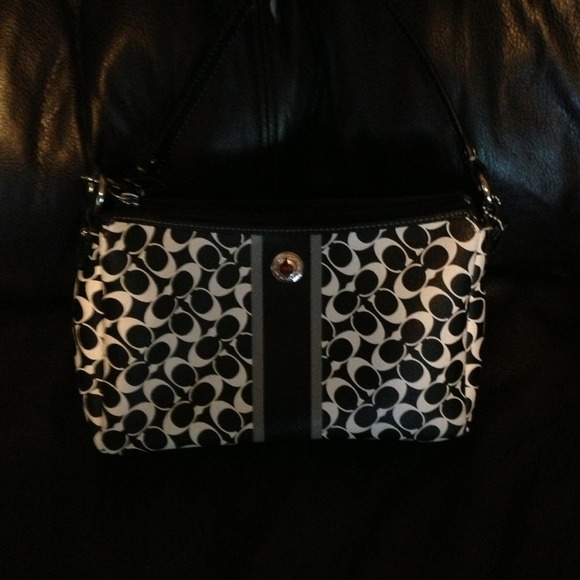 💥REDUCED💥Authentic Coach small purse.