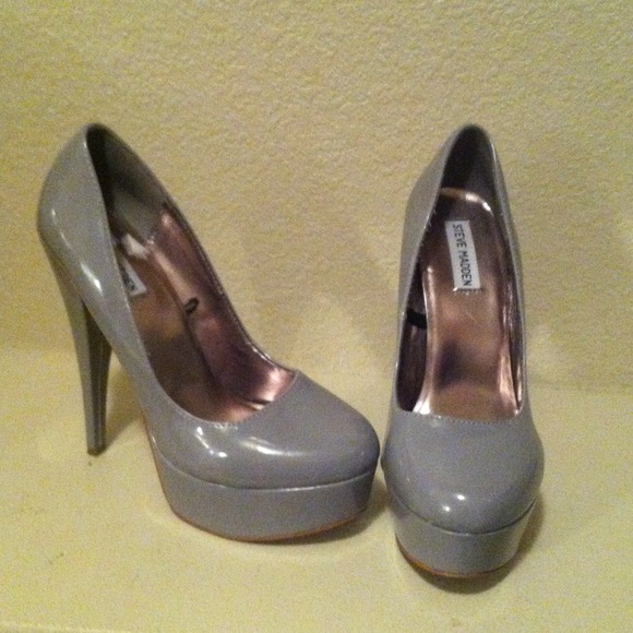 Gre patent leather platform pumps