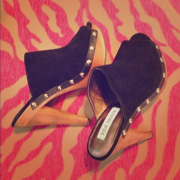 🎁Sold🎁Steve Madden clog heels!