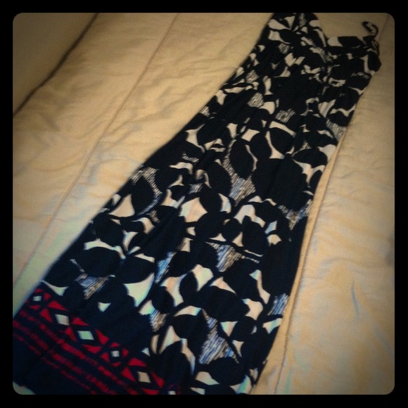 🌷SOLD 2 KITKATKELS🌷Cute black &white Maxi dress