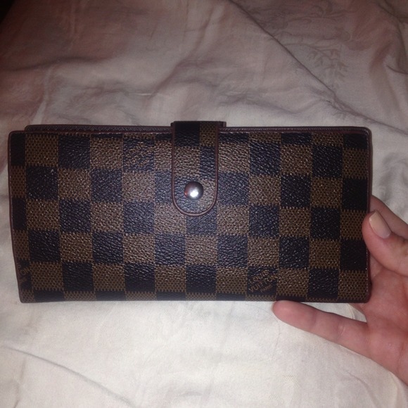 LV Damier  ebene wallet