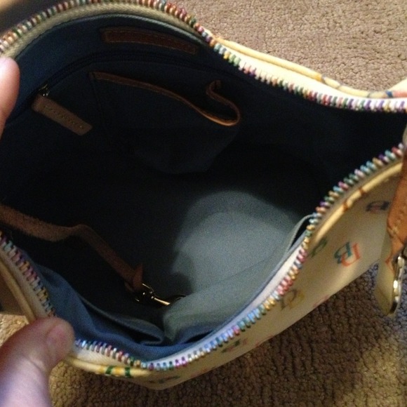 Dooney and Bourke bucket bag - Picture 2 of 2