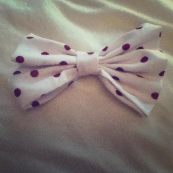 Raspberry poka dot bow