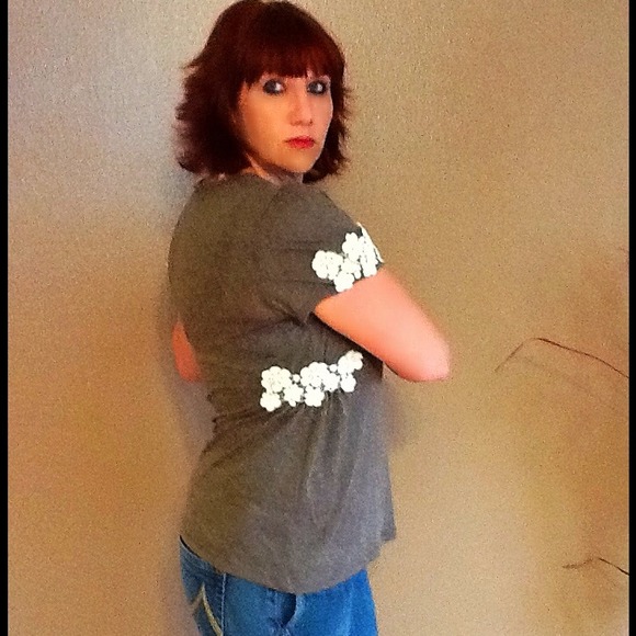 Adorable Top - Picture 2 of 3