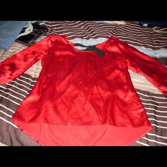Silky low back shirt SALE