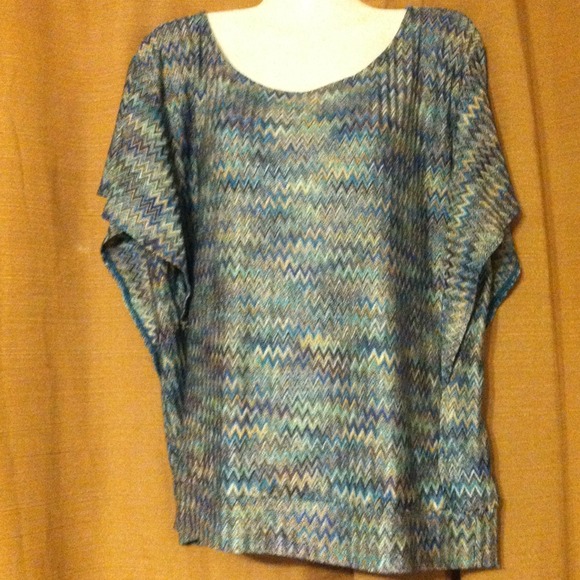 SOLD IN BUNDLE The Limited top
