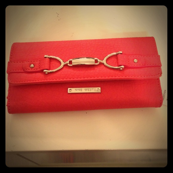 Nine West peach wallet