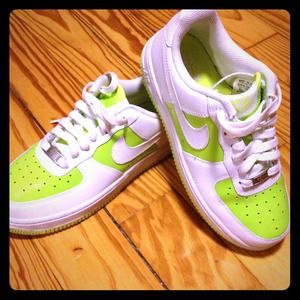 Air Force 1 green- Burberry- pearl