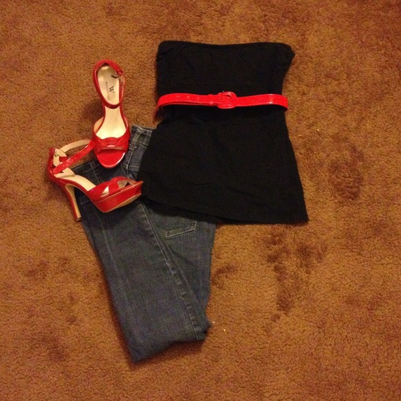 🎀Hold🎀Black strapless top - Picture 1 of 2