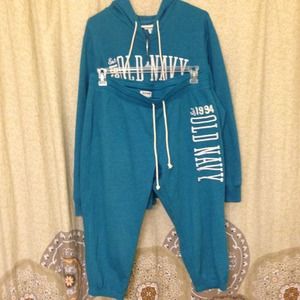 Old navy cropped leg sweatsuit