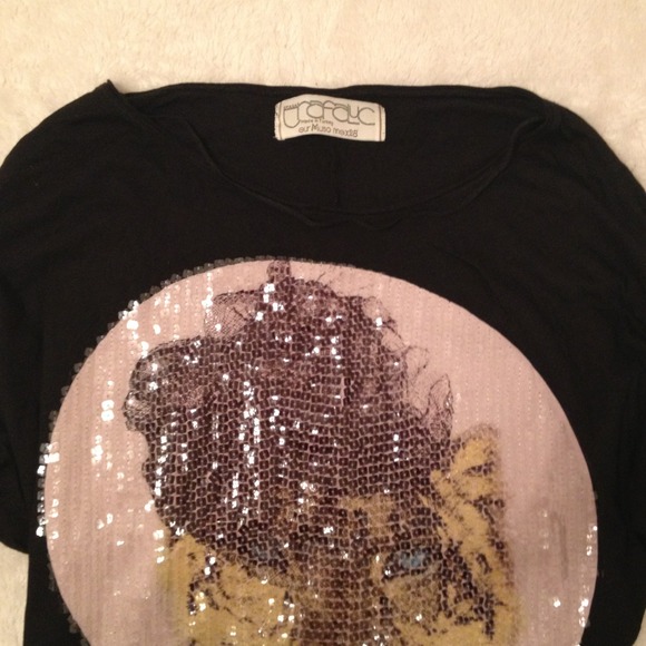 ⛔️Sold⛔️Zara embellished tshirt $15 - Picture 3 of 3