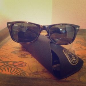 HOLD ... Tortoise shell Ray Bans