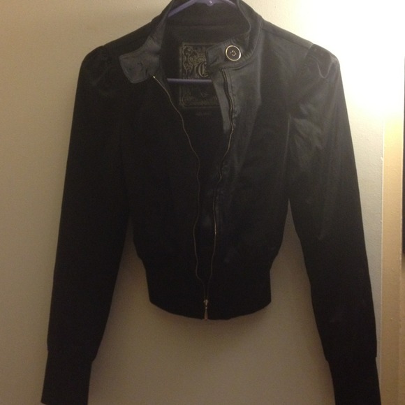 Black cropped jacket