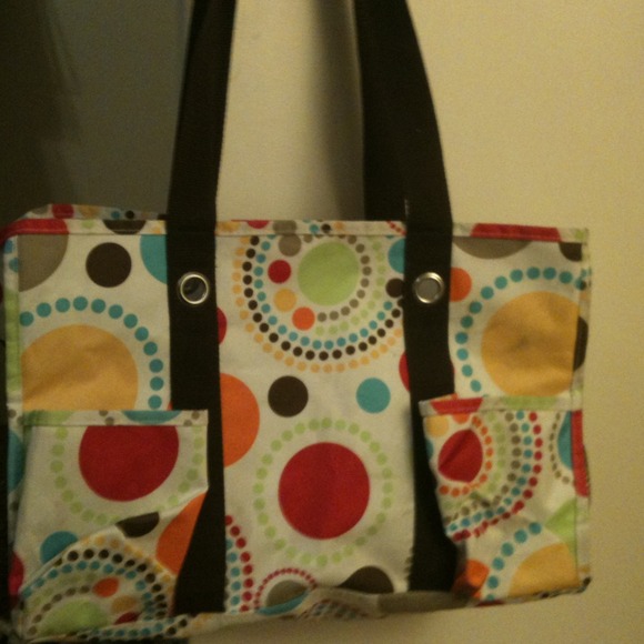 Thirty one. Organizer bag