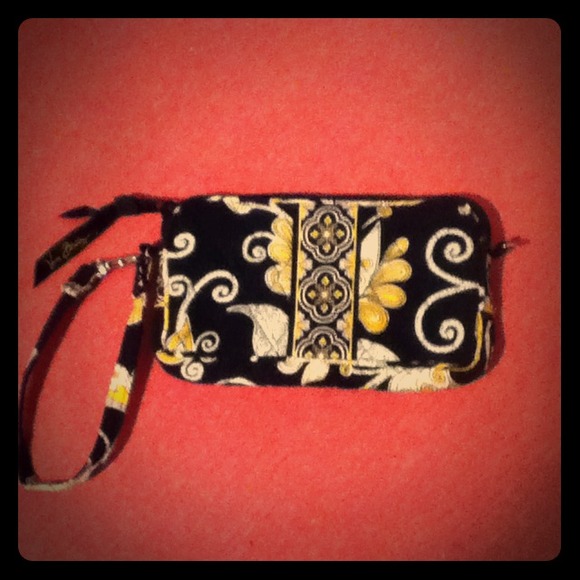 ❗Reserved❗Vera Bradley Clutch for @hopeful1727