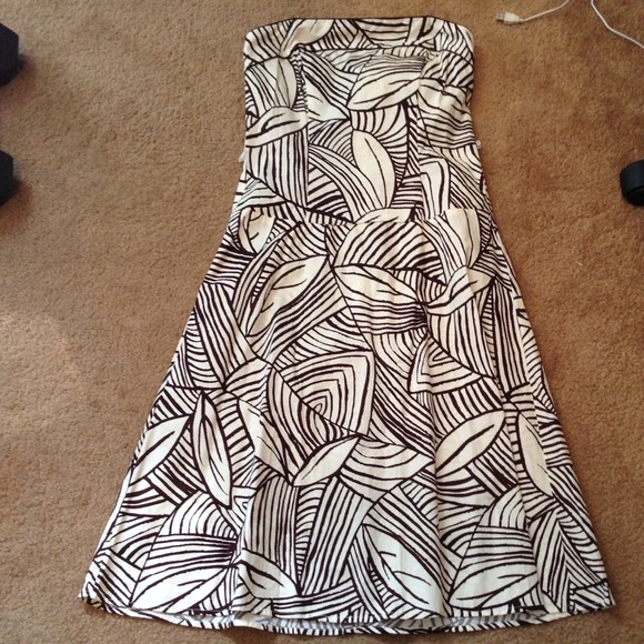 Beautiful sun dress! - Picture 2 of 4