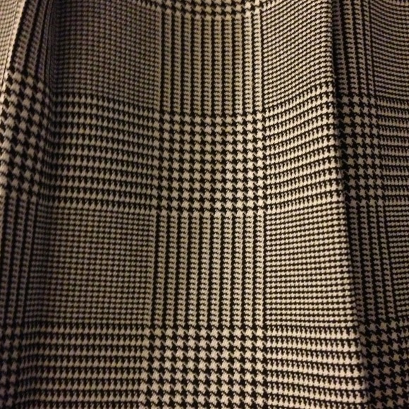 ⛔Sold⛔Pattern mini skirt - Picture 2 of 2